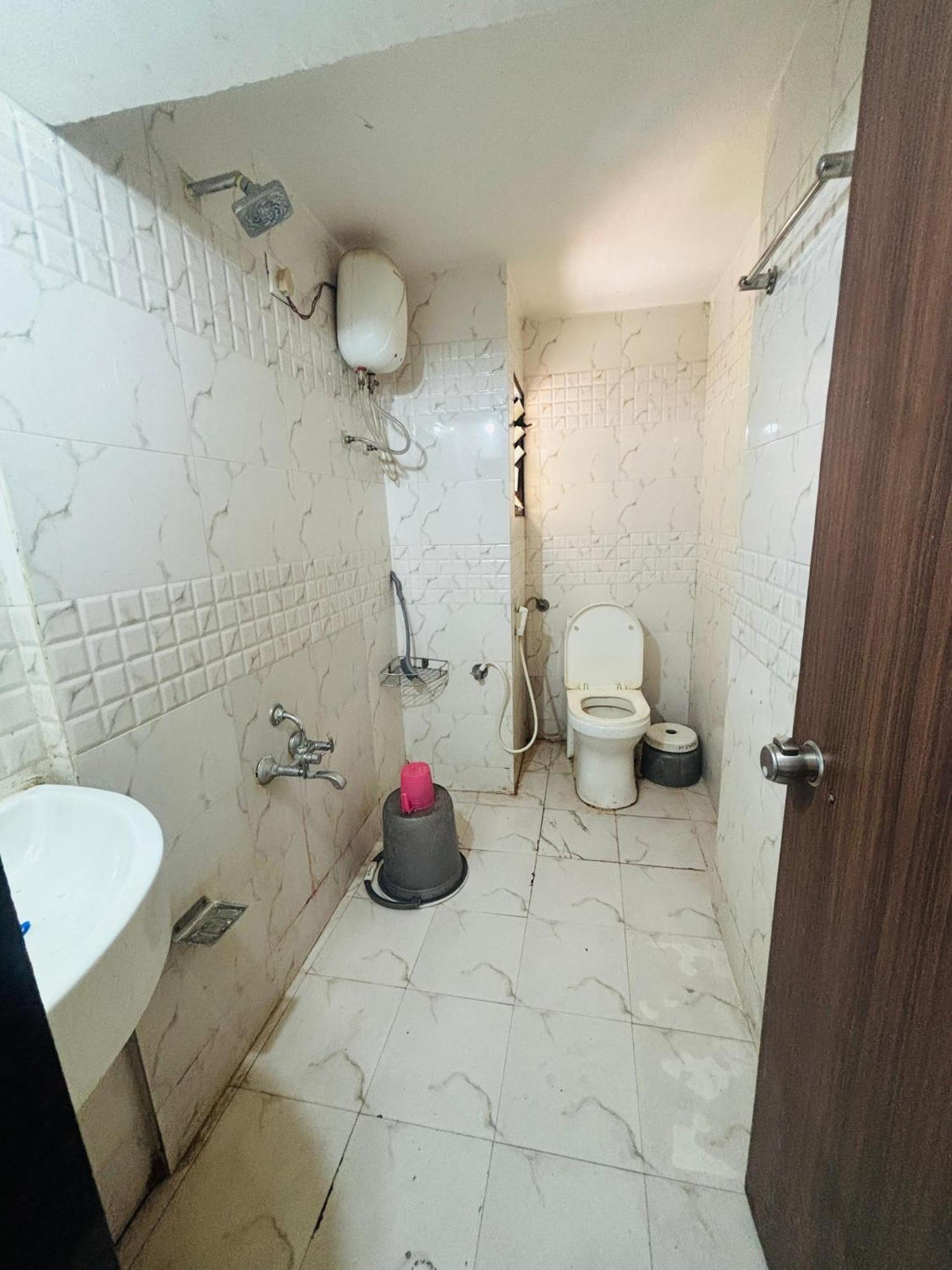 Hotel Greenwood Ahmedabad Exterior photo